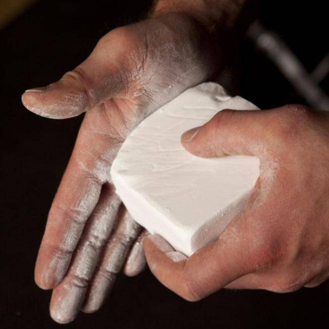 Premium Magnesium Block Chalk – Lab‑tested. Rugged. Ready for real workouts.