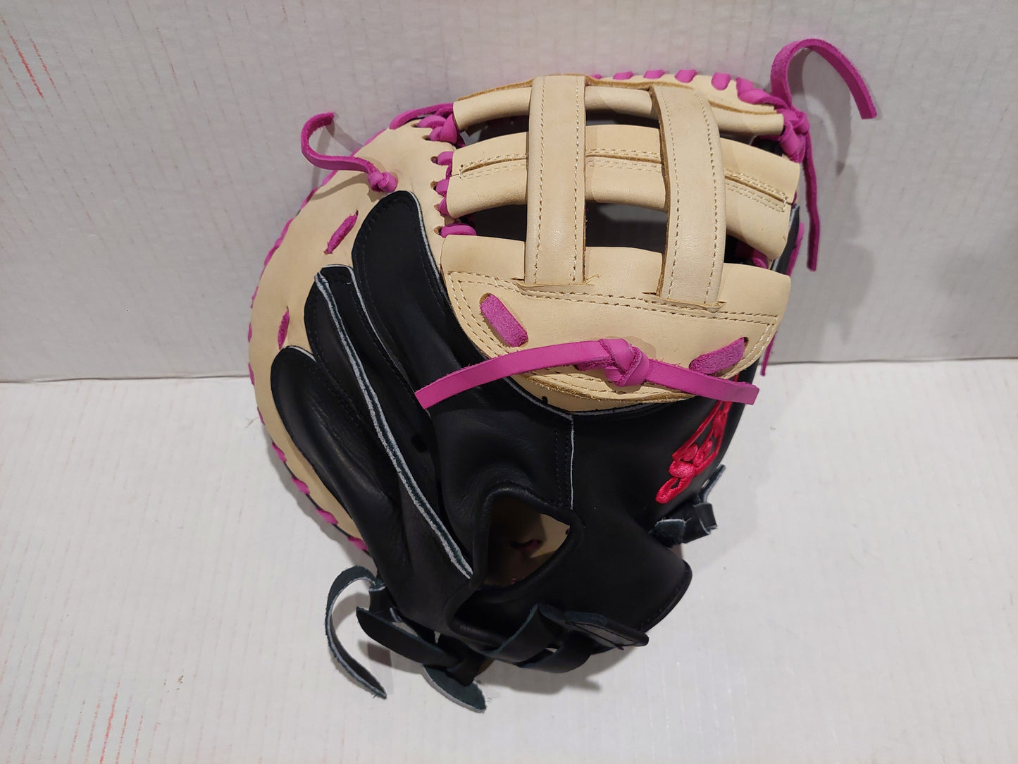 Soto Softball Catchers Mitt